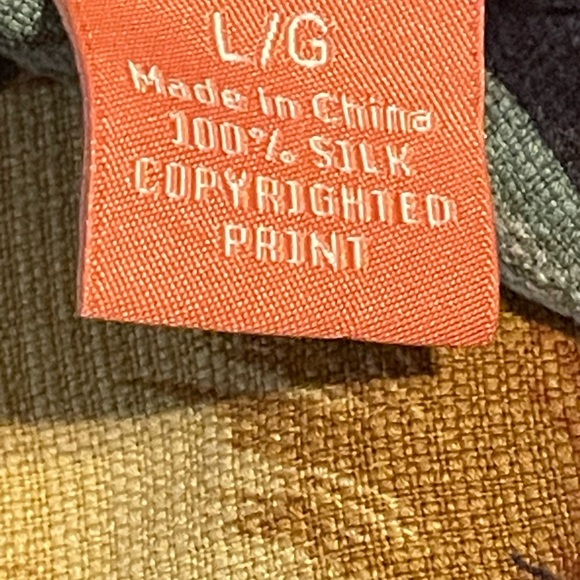 Tommy Bahama Black and Yellow Floral Shirt 100% silk - Picture 8 of 8